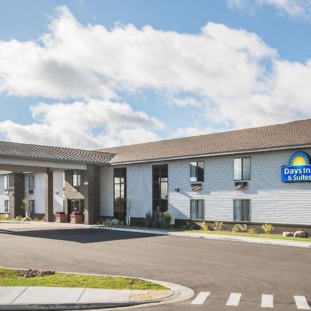 Days Inn & Suites By Wyndham Wausau Zewnętrze zdjęcie