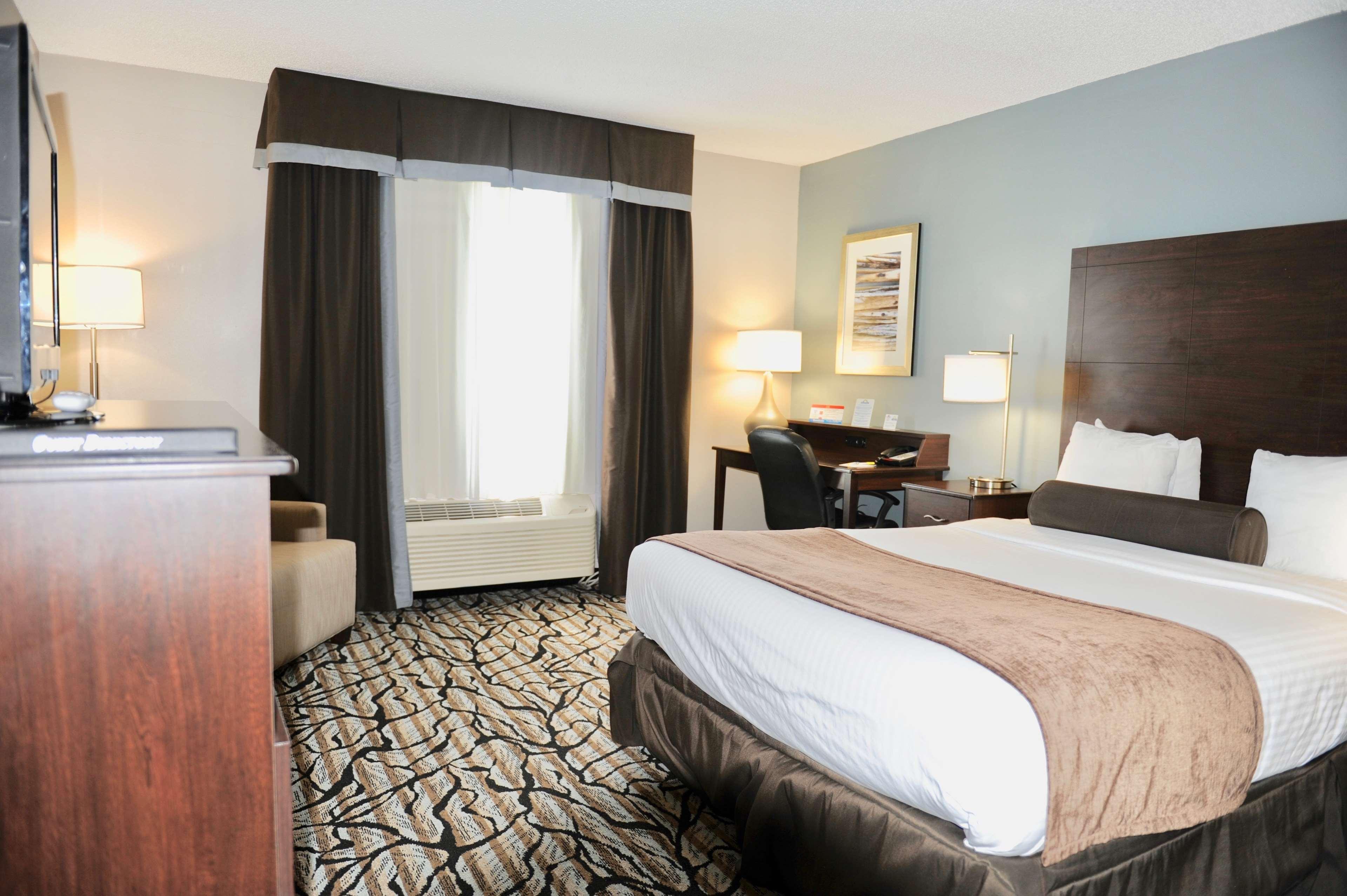 Days Inn & Suites By Wyndham Wausau Zewnętrze zdjęcie