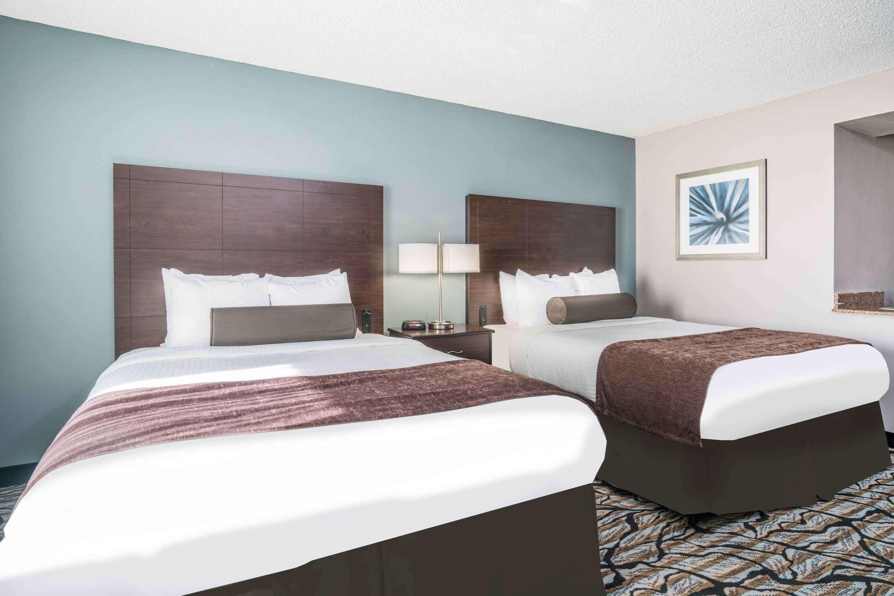 Days Inn & Suites By Wyndham Wausau Zewnętrze zdjęcie