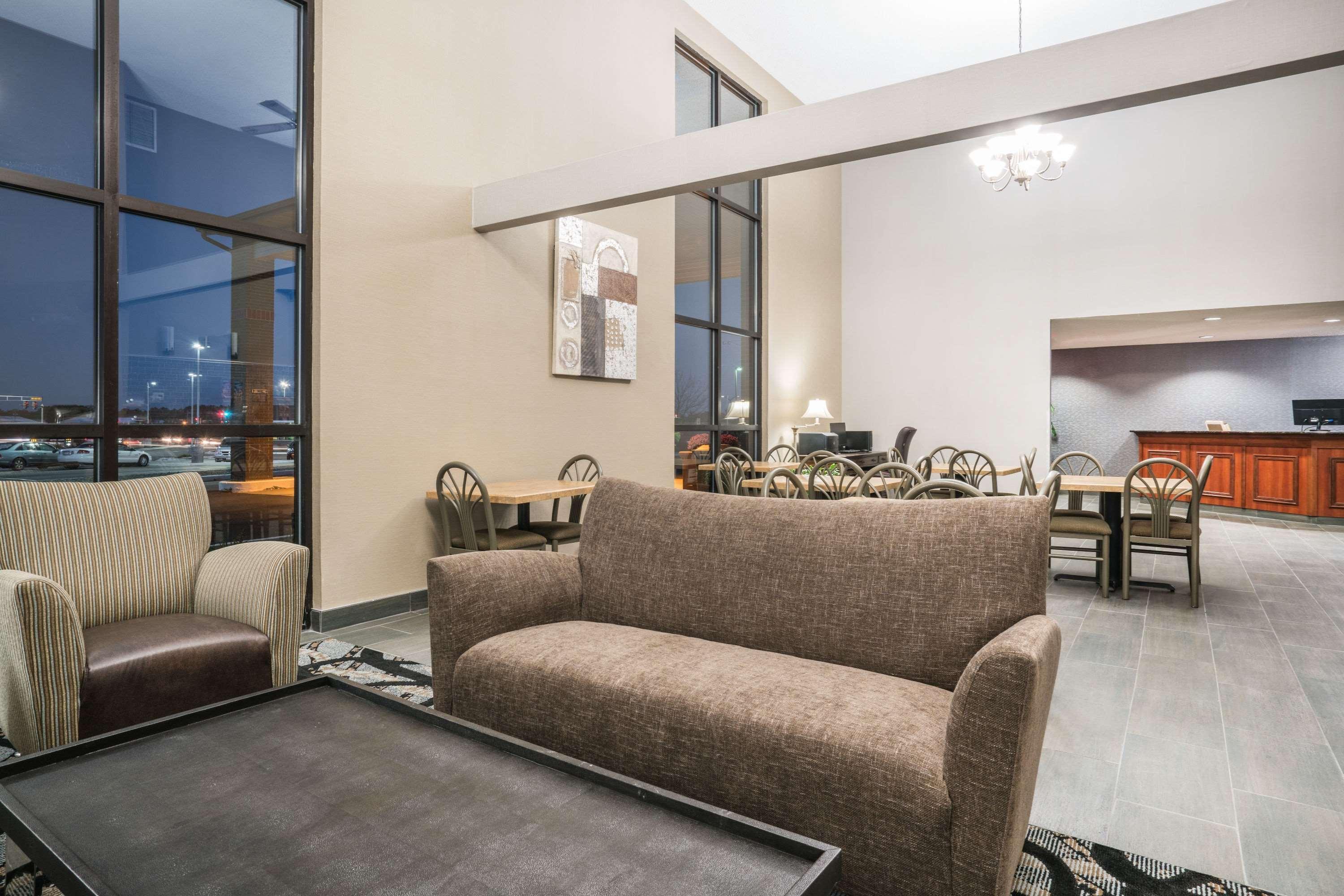 Days Inn & Suites By Wyndham Wausau Zewnętrze zdjęcie