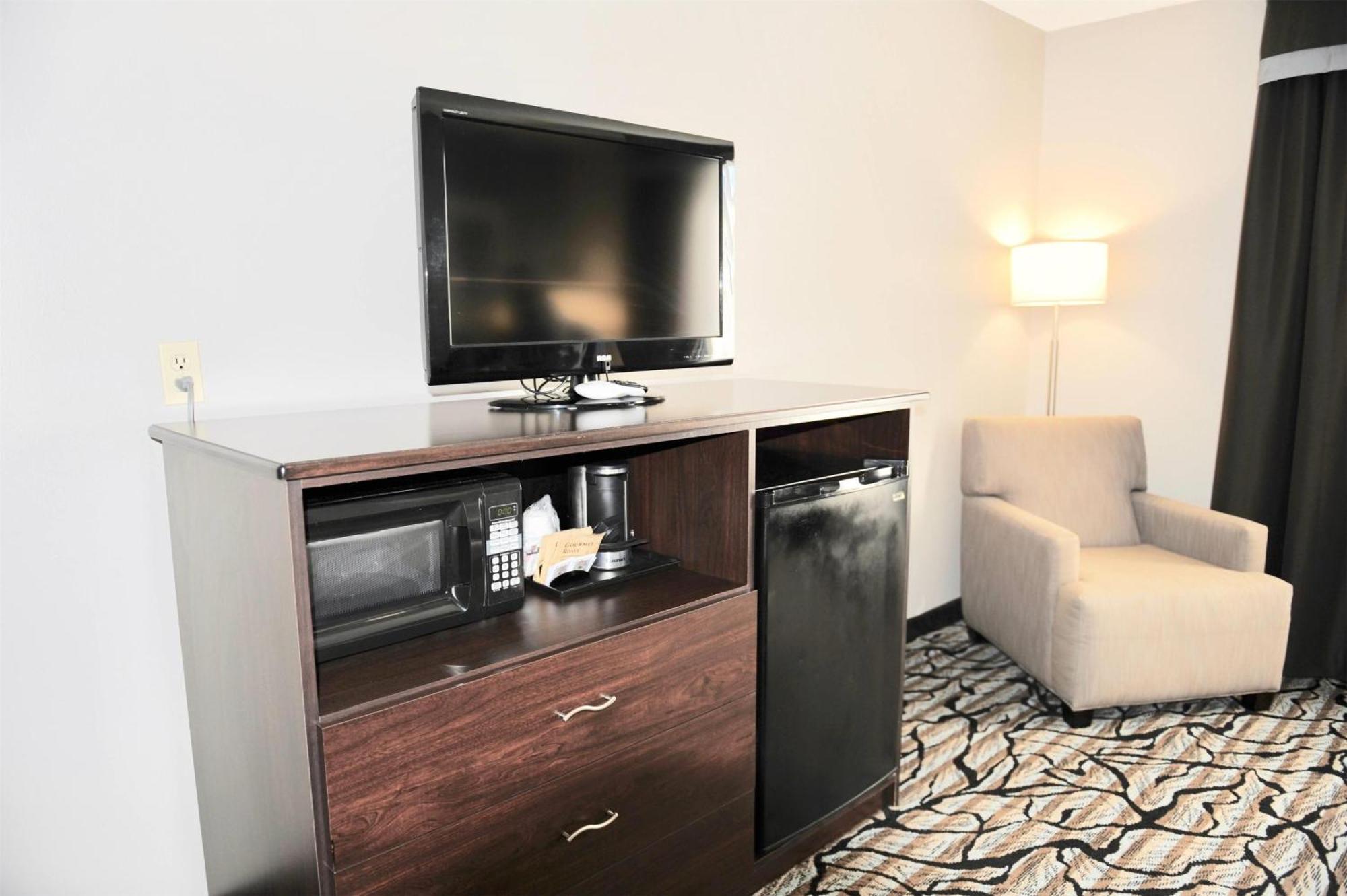 Days Inn & Suites By Wyndham Wausau Zewnętrze zdjęcie