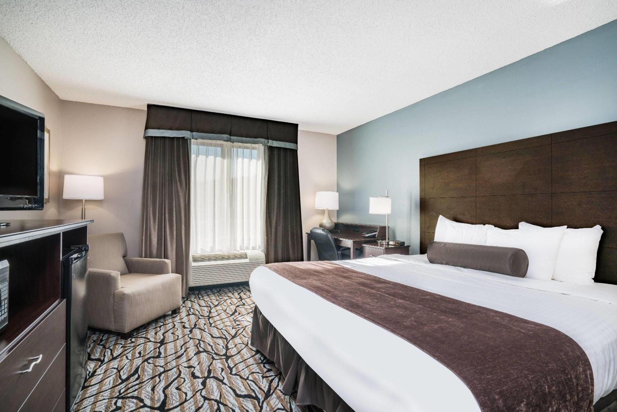Days Inn & Suites By Wyndham Wausau Zewnętrze zdjęcie