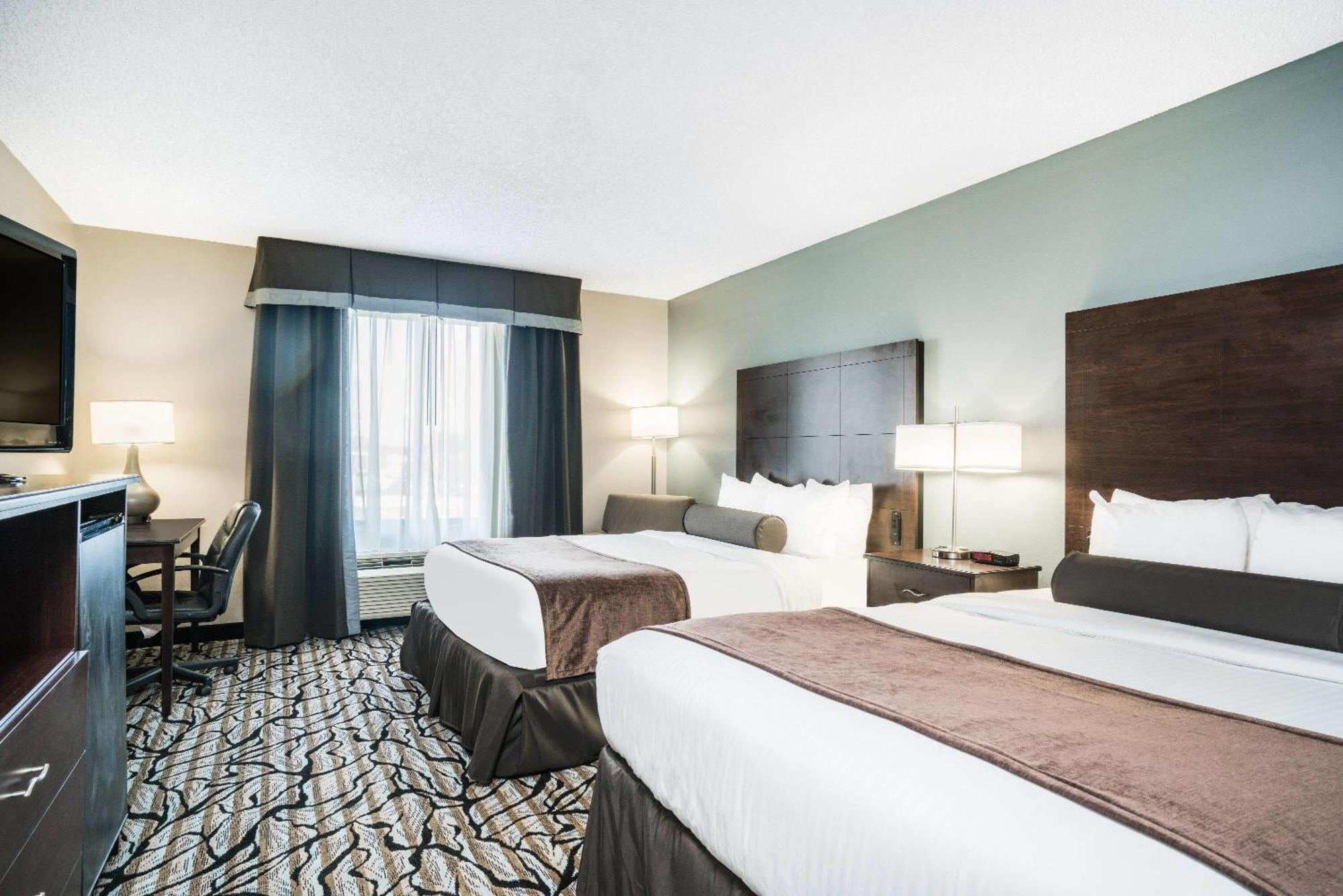 Days Inn & Suites By Wyndham Wausau Zewnętrze zdjęcie