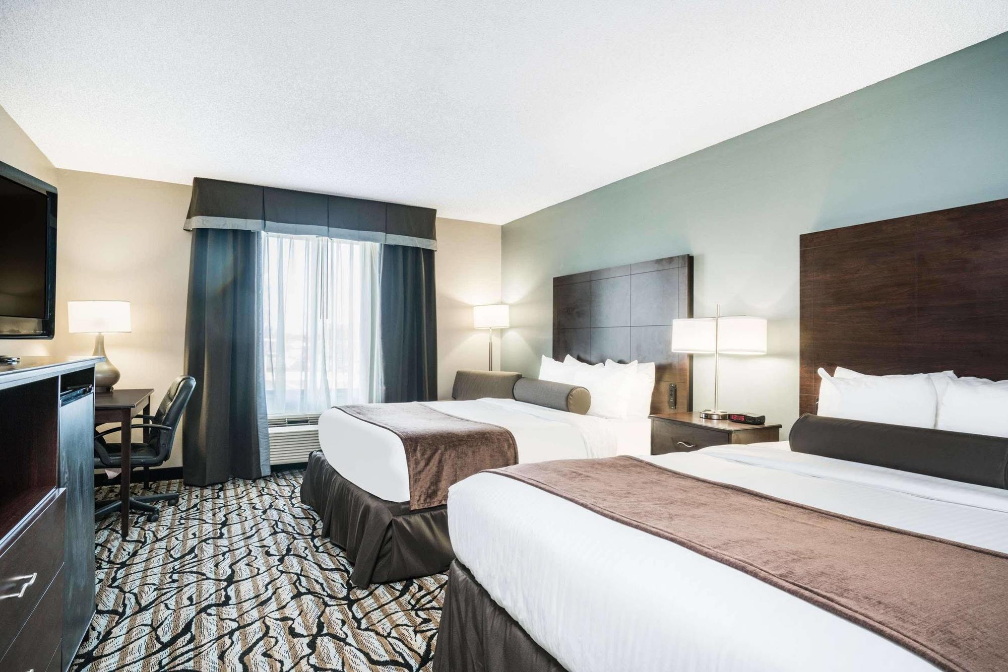 Days Inn & Suites By Wyndham Wausau Zewnętrze zdjęcie